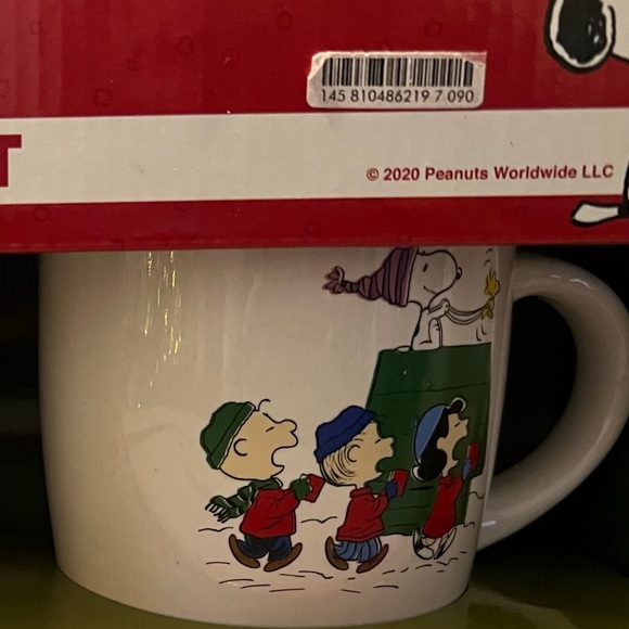 NWT-Peanuts Christmas 2 Collector Mugs with Cocoa - Picture 3 of 3